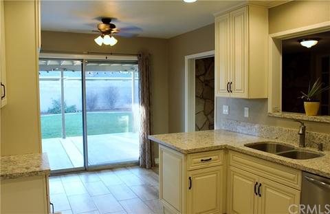 940 N Pine Ave, Rialto, CA 92376 photo 14