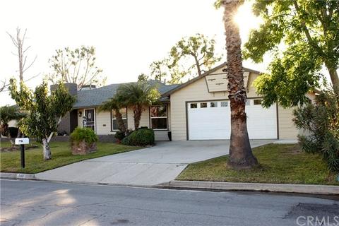 940 N Pine Ave, Rialto, CA 92376 photo 2