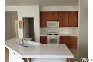 4365 Pine White Rd, Hemet, CA 92545 photo 2