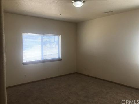 9328 Serra St, Phelan, CA 92371 photo 7