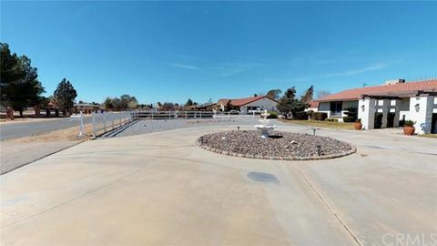 14420 Erie Rd, Apple Valley, CA 92307 photo 2