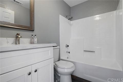 533 Walnut Ave #19, Long Beach, CA 90802 photo 17