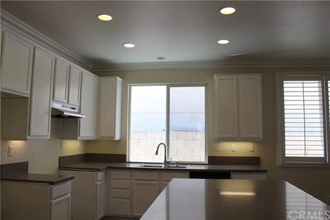 6960 Abigail Ln, Fontana, CA 92336 photo 3