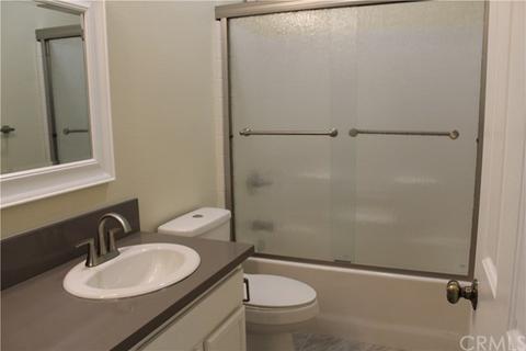 6960 Abigail Ln, Fontana, CA 92336 photo 12
