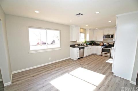 21645 Thunderbird Rd, Apple Valley, CA 92307 photo 6