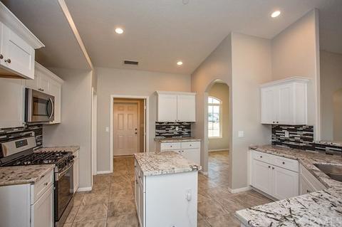 15510 Eucalyptus St, Hesperia, CA 92345 photo 2