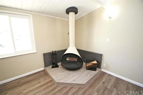 940 Barbra Ln, Redlands, CA 92374 photo 3