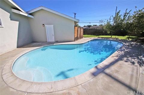 108 Doyle Ave, Redlands, CA 92374 photo 2