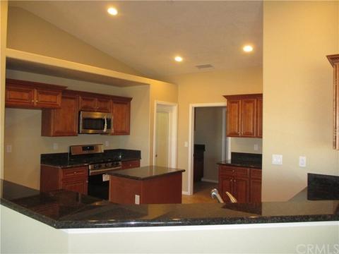 17228 Birch St, Hesperia, CA 92345 photo 2