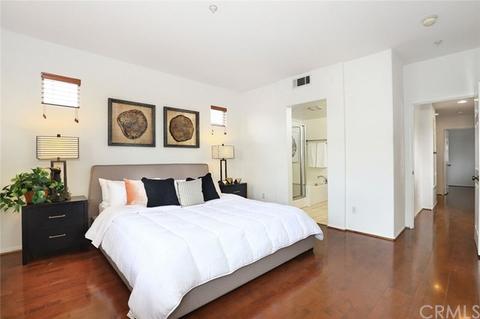 196 N Madison Ave, Pasadena, CA 91101 photo 22