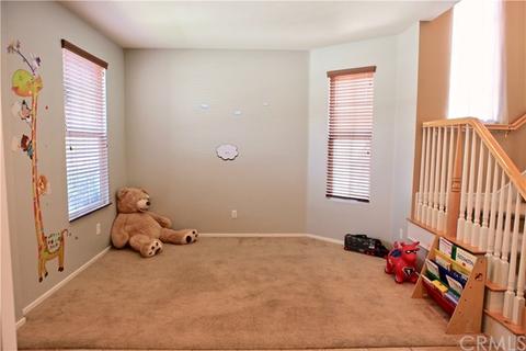 5503 Martingale Way, Fontana, CA 92336 photo 4
