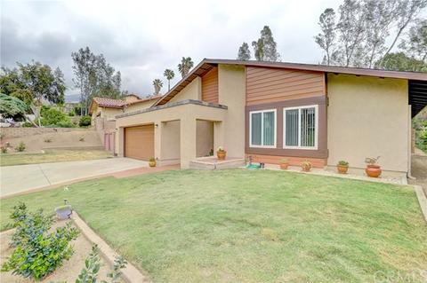 2943 Seine Ave, Highland, CA 92346 photo 3