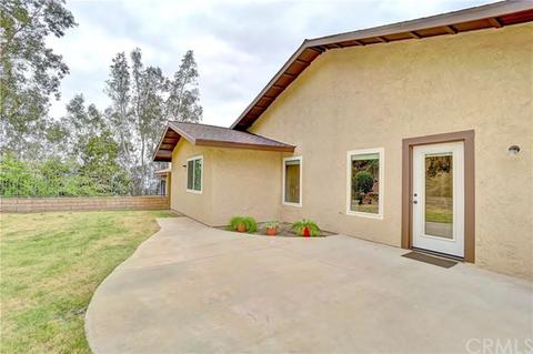 2943 Seine Ave, Highland, CA 92346 photo 22