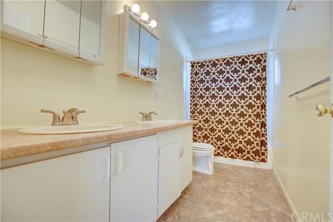 223 E Shady Grove Dr, Riverside, CA 92507 photo 10