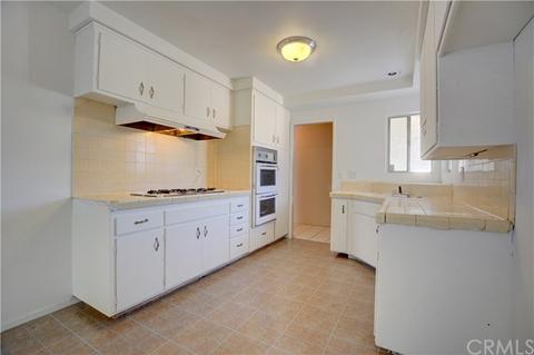 223 E Shady Grove Dr, Riverside, CA 92507 photo 5