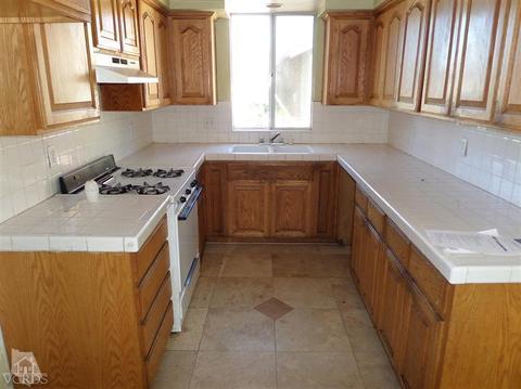 320 W Yucca St, Oxnard, CA 93033 photo 1