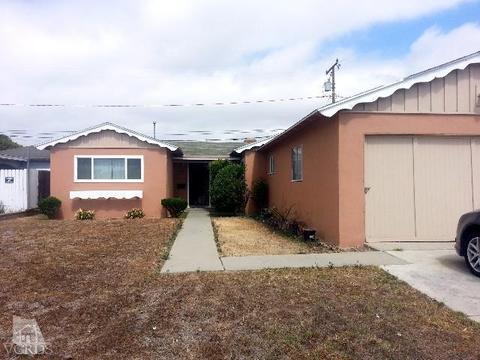 3022 Kern St, Oxnard, CA 93033 photo 1