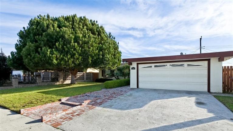 1720 Alturas St, Oxnard, CA 93035 photo 1