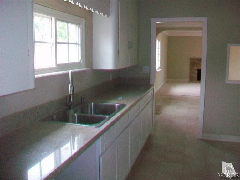 967 Royal Ave, Simi Valley, CA 93065 photo 1
