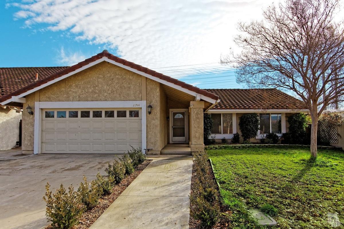 11744 E Buttercreek Rd, Moorpark, CA 93021 photo 1