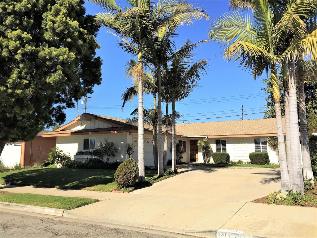 1311 Lodgewood Way, Oxnard, CA 93030 photo 1