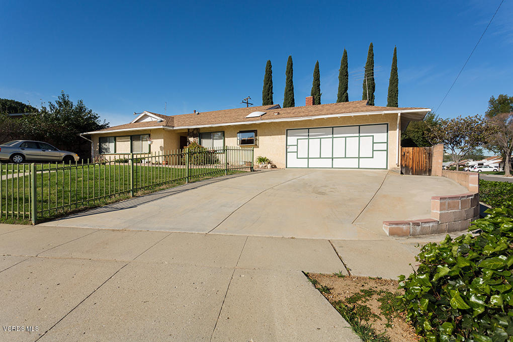 1289 El Monte Dr, Simi Valley, CA 93065 photo 1