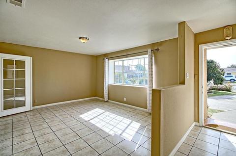 1205 W Poplar St, Oxnard, CA 93033 photo 1
