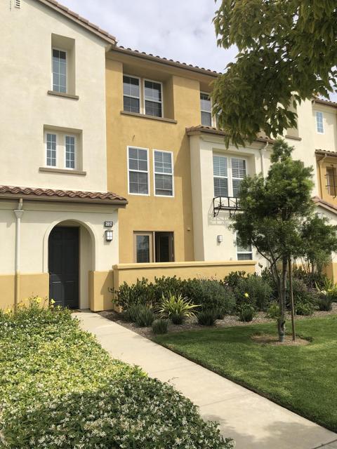 2817 Smokey Mountain Dr, Oxnard, CA 93036 photo 1