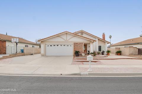 2492 Roxy St, Simi Valley, CA 93065 photo 1