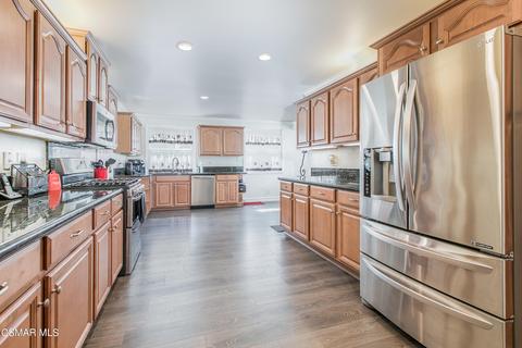 871 Gibson Ave, Simi Valley, CA 93065 photo 1