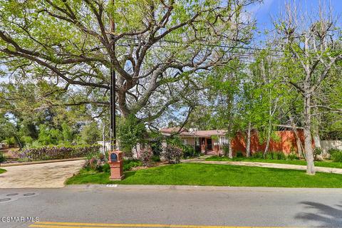 801 Laguna Dr, Simi Valley, CA 93065 photo 1