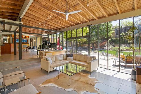 2396 Hood Dr, Thousand Oaks, CA 91362