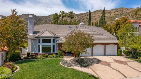 5519 E Napoleon Ave, Oak Park, CA 91377
