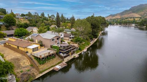 30720 Lakefront Dr, Agoura Hills, CA 91301