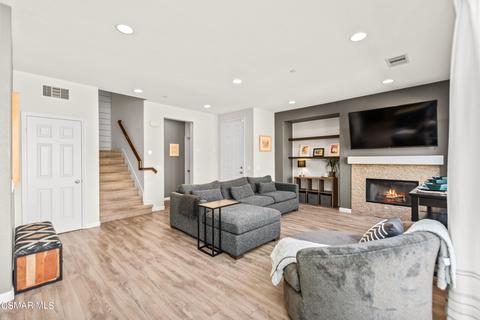 6812 Simmons Way, Moorpark, CA 93021