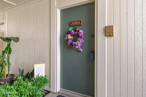 10566 Sunland Blvd #6, Sunland, CA 91040