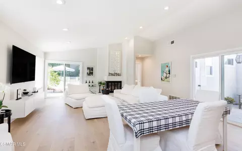 757 Wind Willow Way, Simi Valley, CA 93063