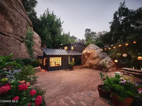 19833 Observation Dr, Topanga, CA 90290