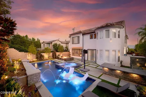 6203 Deerhill Rd, Oak Park, CA 91377