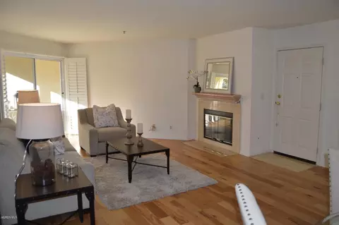 675 Oak Run Trl #112, Oak Park, CA 91377