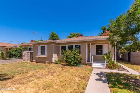 6430 Hayvenhurst Ave, Lake Balboa, CA 91406