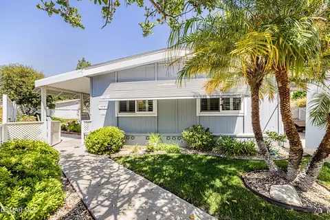 21 Tahquitz Ct #220, Camarillo, CA 93012