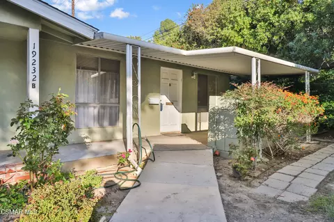 19232 Avenue Of The Oaks #B, Newhall, CA 91321