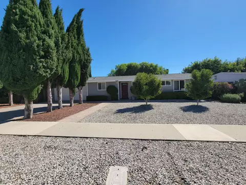 1028 Whitecliff Rd, Thousand Oaks, CA 91360