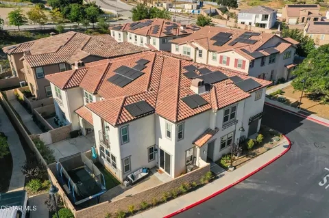 2465 Ascending Oaks Ln #1, Simi Valley, CA 93063
