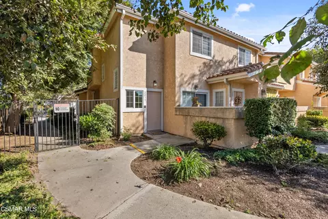 2039 Blackberry Cir, Oxnard, CA 93036 photo 1
