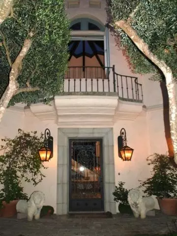 4254 Cresta Ave, Santa Barbara, CA 93110 photo 2