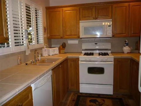 4402 Catlin Cir #B, Carpinteria, CA 93013 photo 3