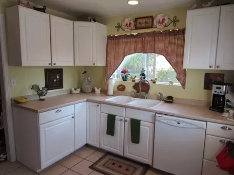 4791 7th St, Carpinteria, CA 93013 photo 2