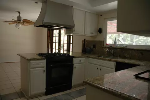224 Serpolla St, Carpinteria, CA 93013 photo 3